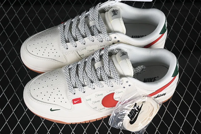 All categories Nk SB Dunk Series Nk SB Dunk Low High-end customized low-top sneakers Nike SB Dunk Low Stusi co-branded three-dimensional red hook Anniversary high-end customized low-top casual sneakers XS6089-542